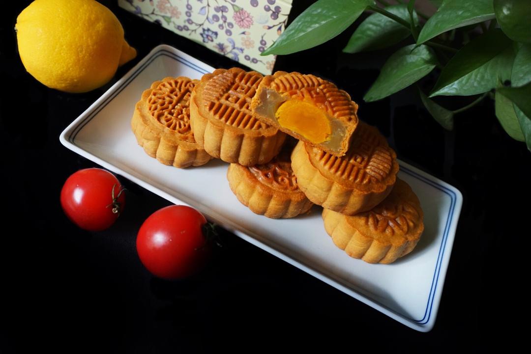 广式月饼——蛋黄莲蓉月饼