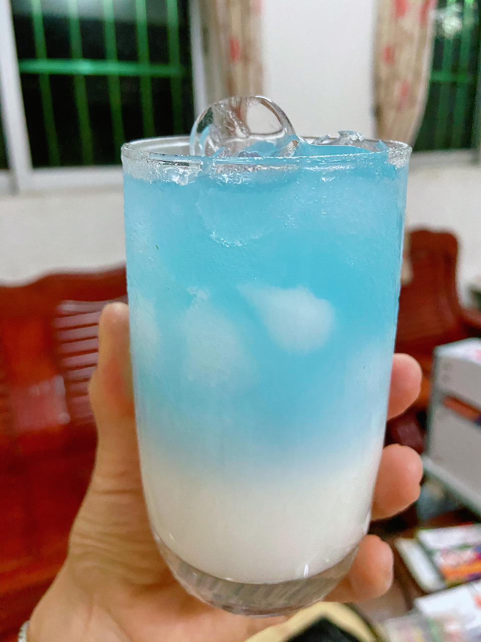 好喝的夏日饮品-富士山初雪（蝶豆花）