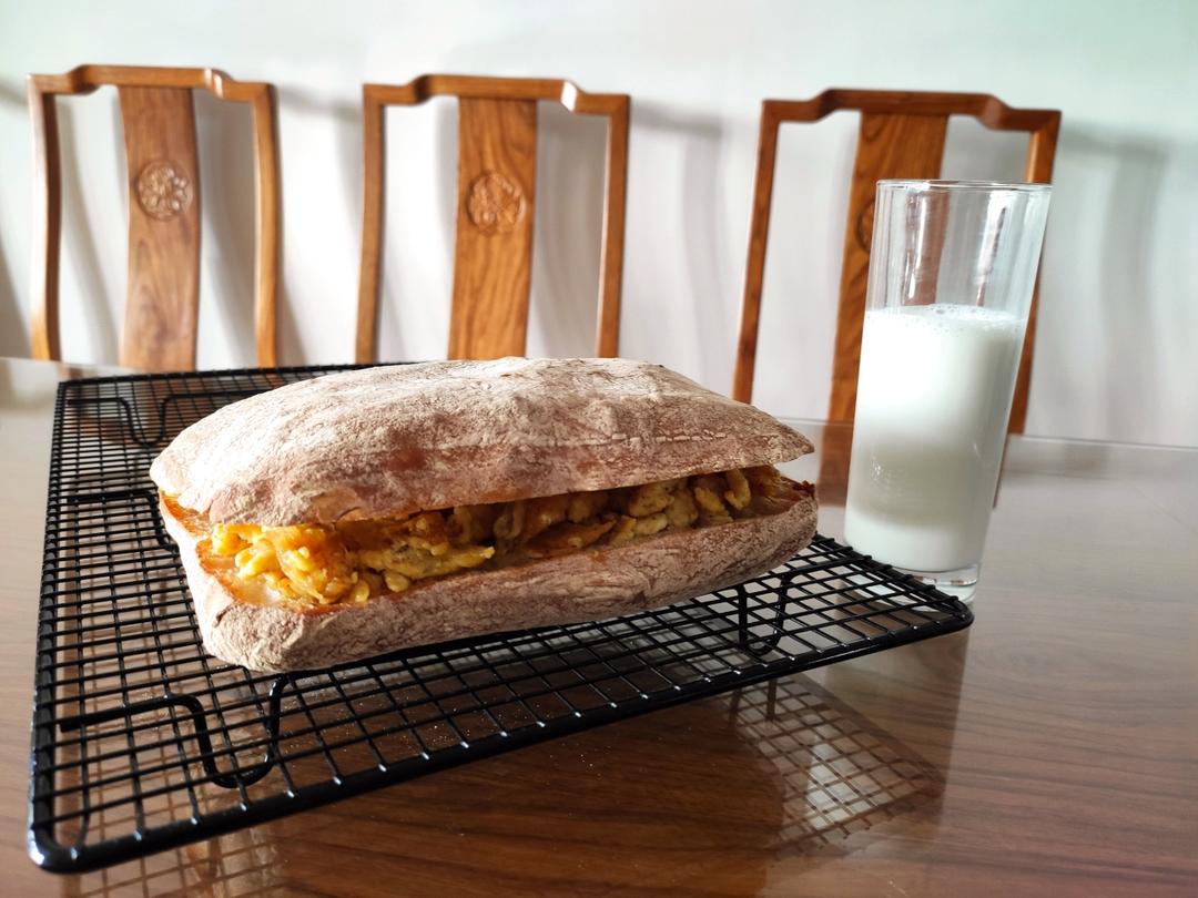 恰巴塔面包  Ciabatta