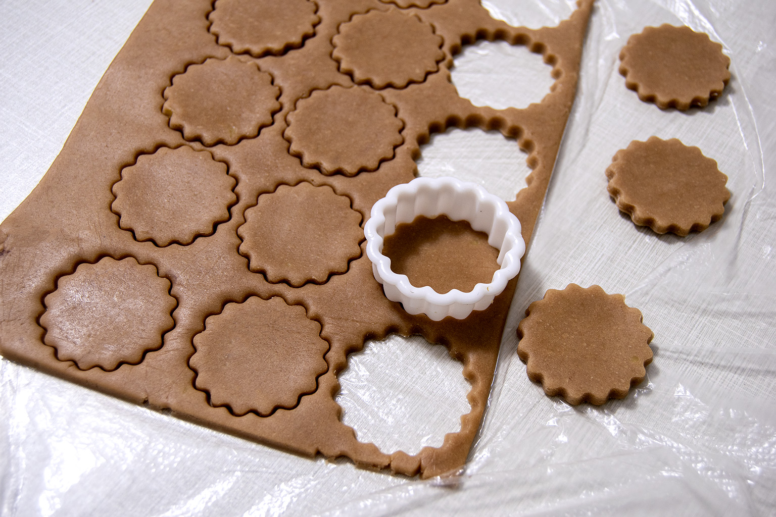 麋鹿巧克力乳酪夹心饼干 x 博世打蛋器的做法 步骤8