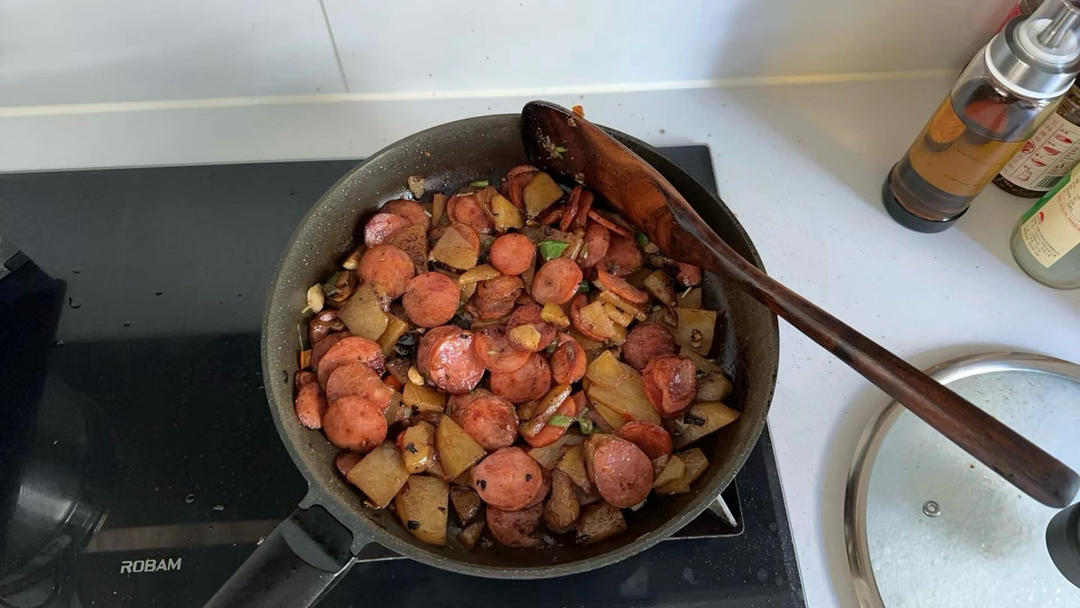 土豆焖腊肠