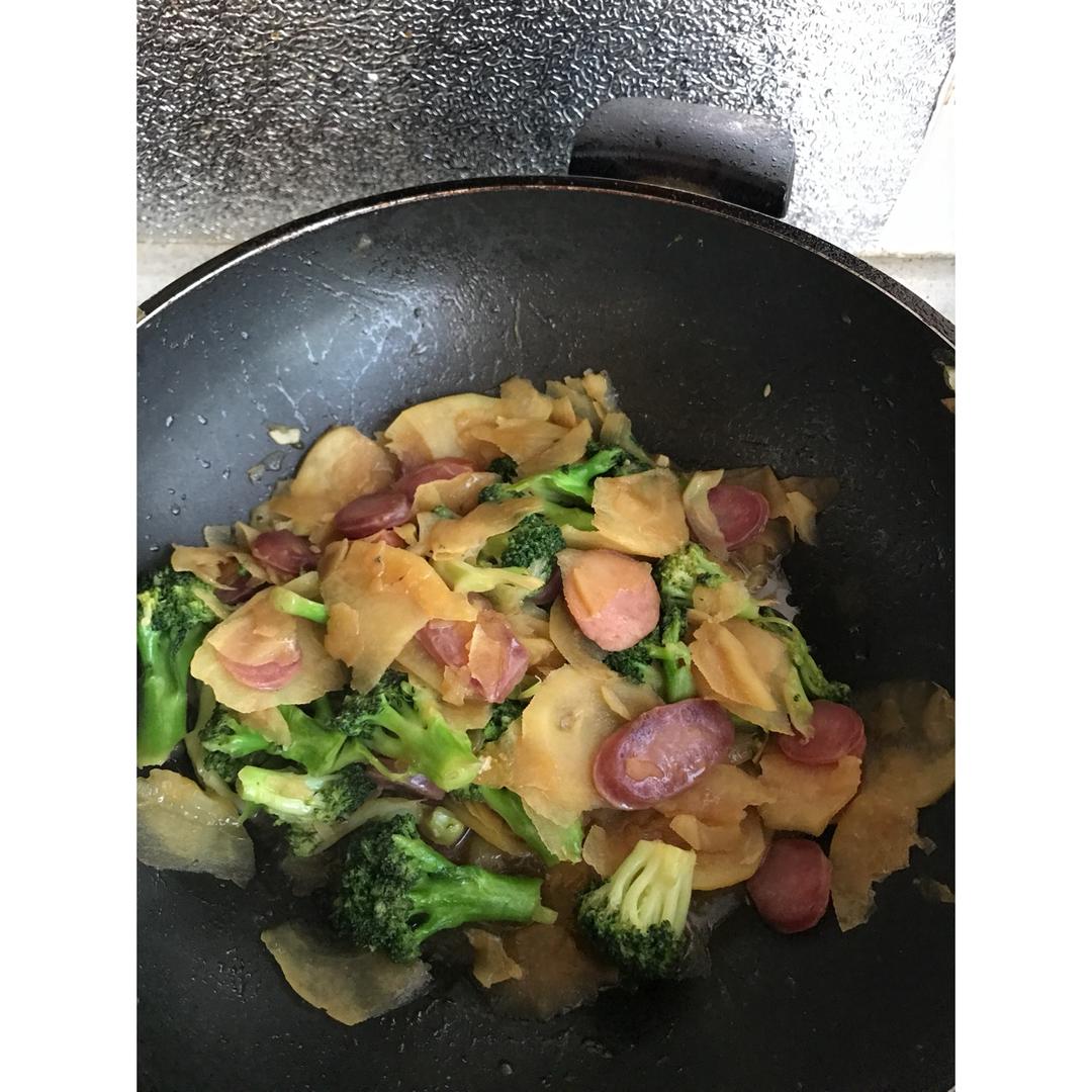 蒜蓉西兰花土豆片