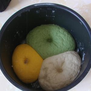 天然果蔬汁彩色棒棒糖馒头的做法 步骤4