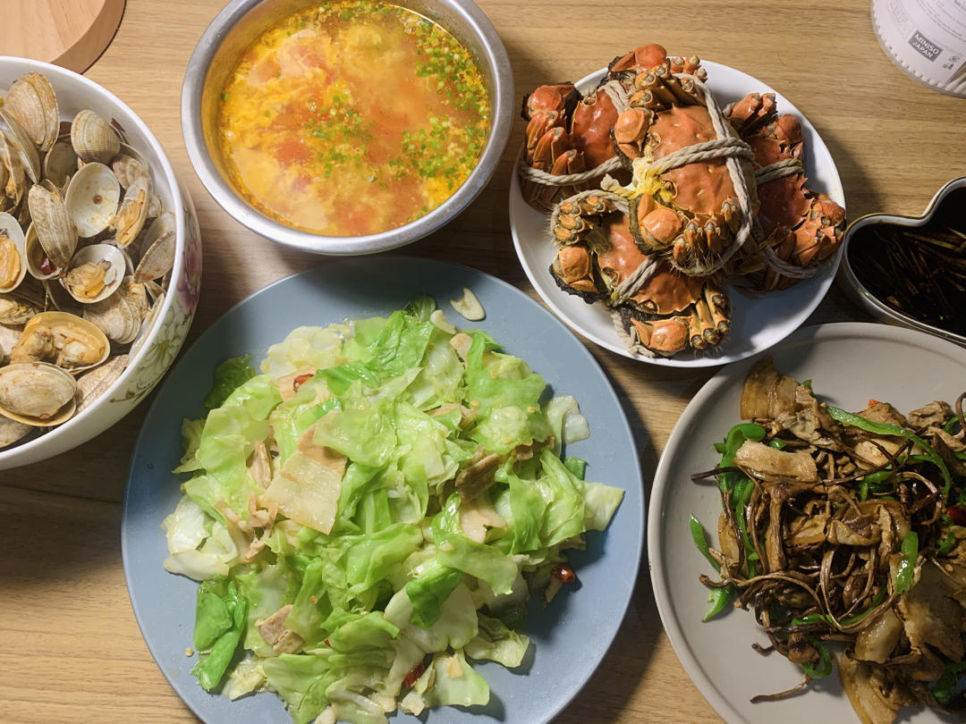 五花肉干锅茶树菇