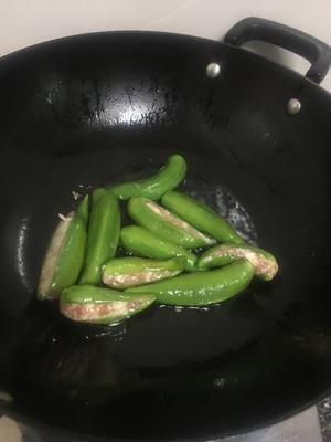 青椒酿肉的做法 步骤2