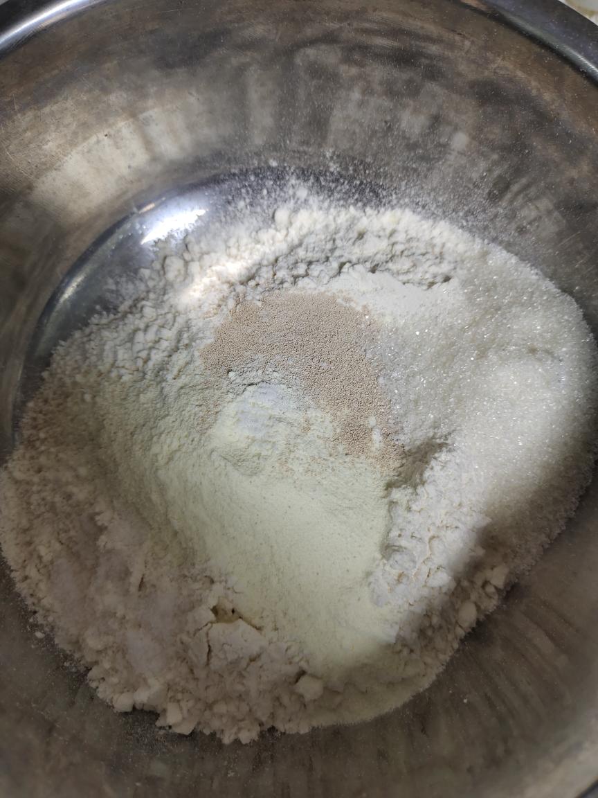 纯奶手撕吐司的做法 步骤1