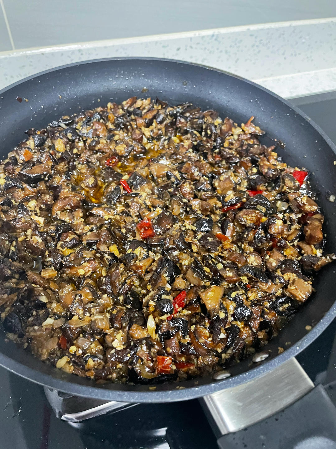 消耗干香菇的超级无敌下饭能香迷糊人的香菇酱