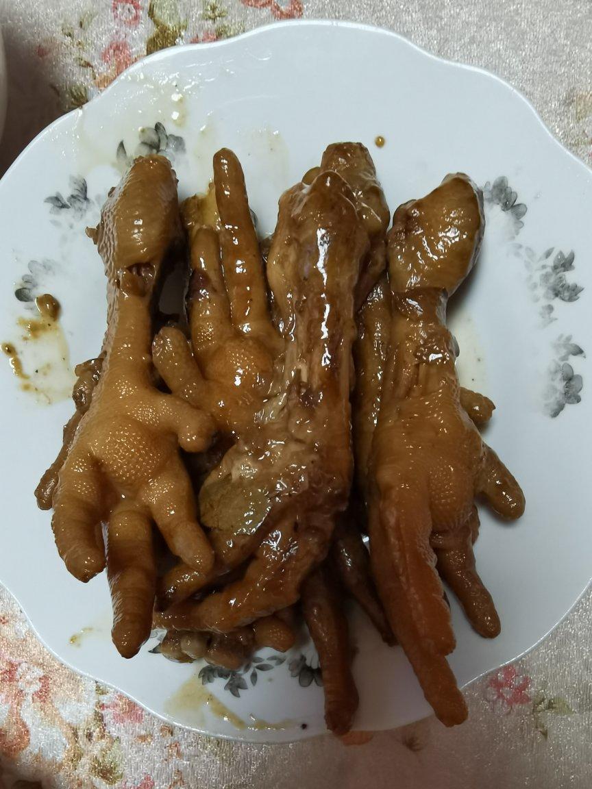 好吃到手指都吃掉的卤鸡爪