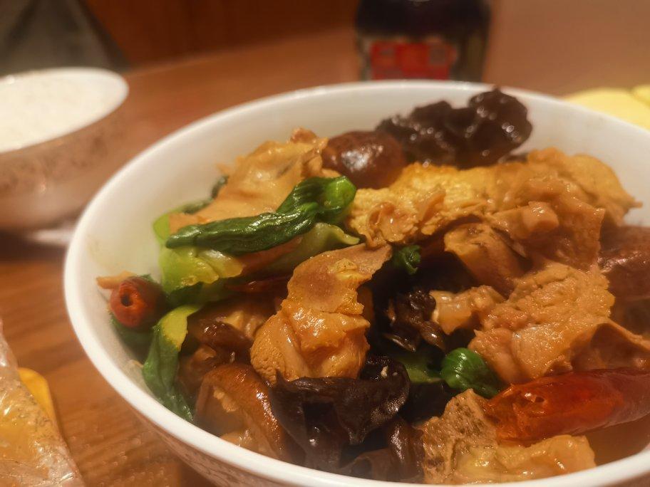 香菇焖烧鸡腿