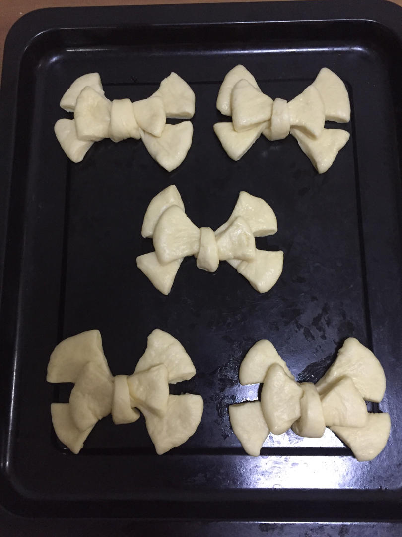 软萌可爱的蝴蝶结面包