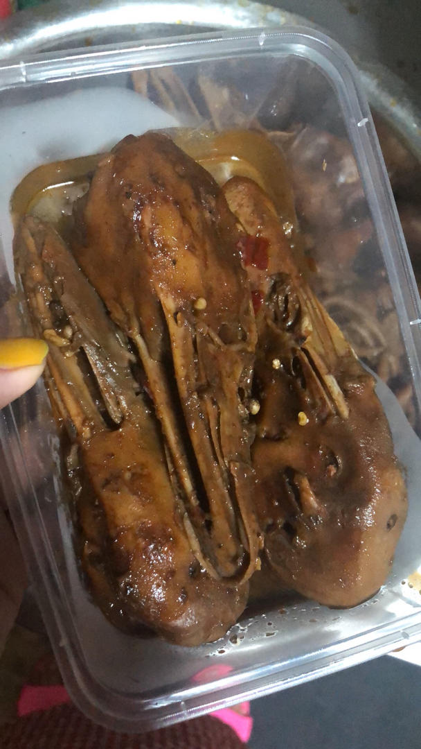 香卤鸭掌（好吃得不得了）