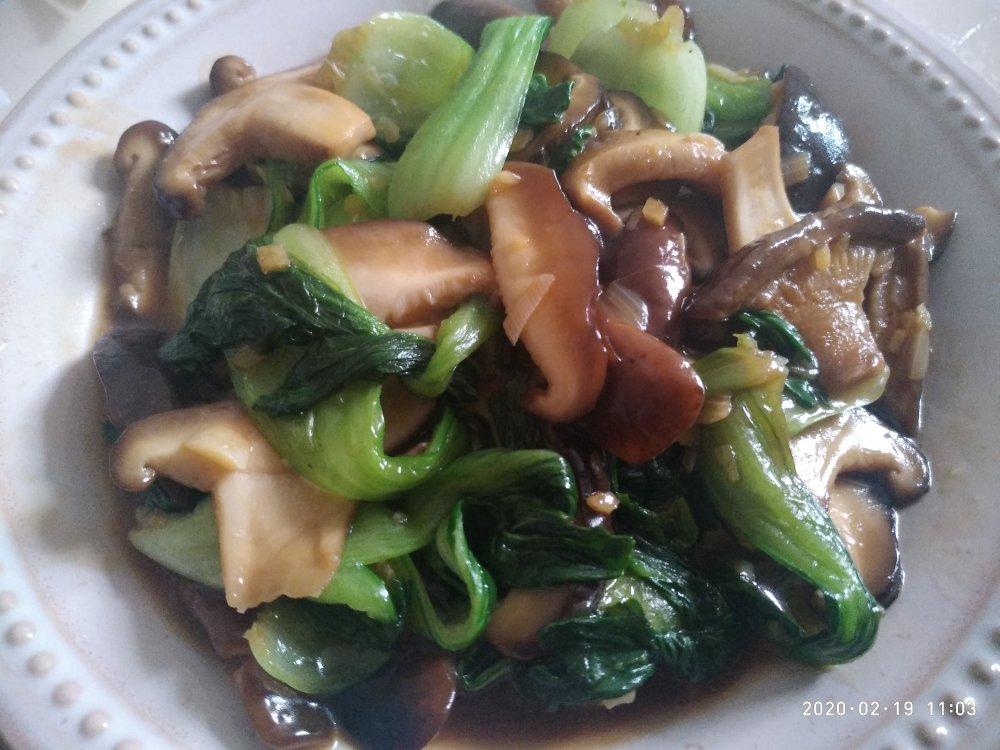 简易版香菇扒油菜