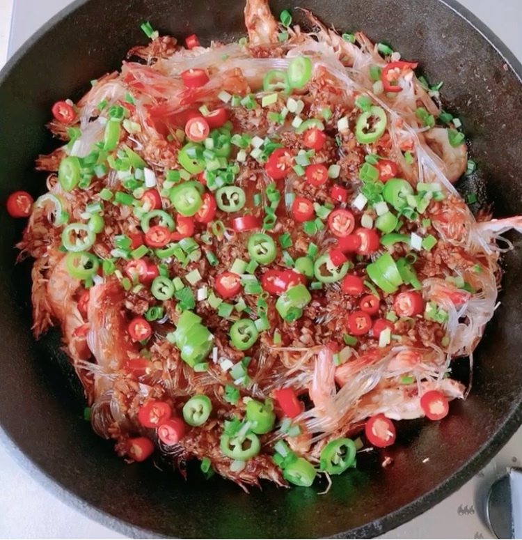 铸铁锅版蒜蓉粉丝虾的做法