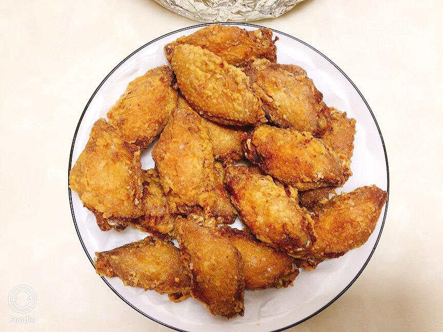 外酥里嫩的炸鸡翅