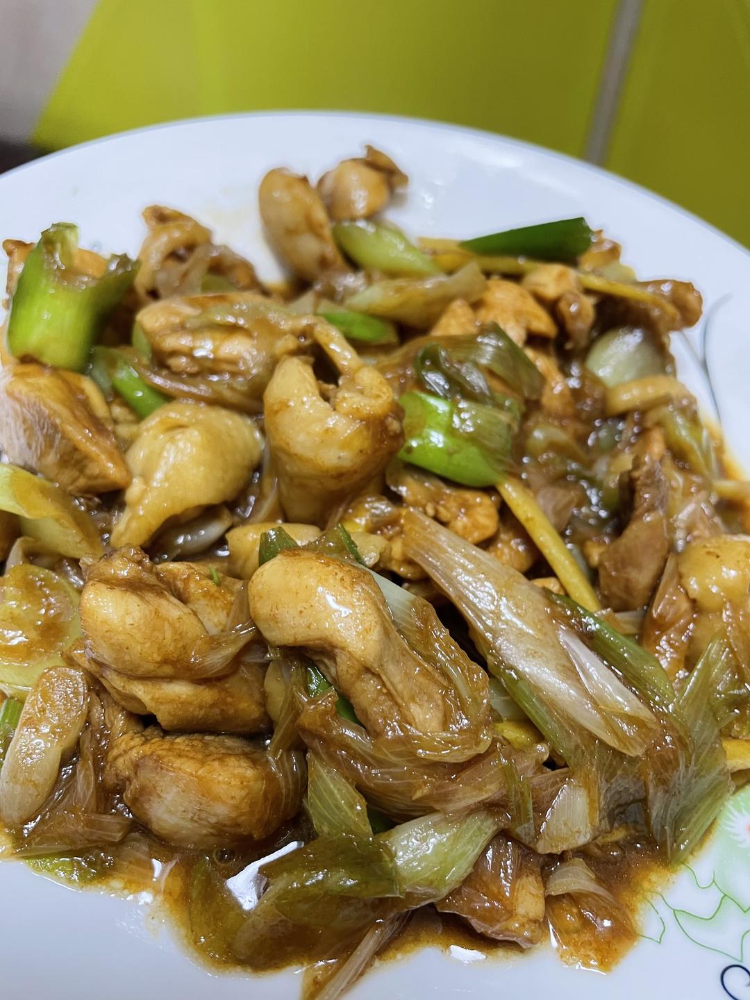 大葱爆鸡腿肉的做法