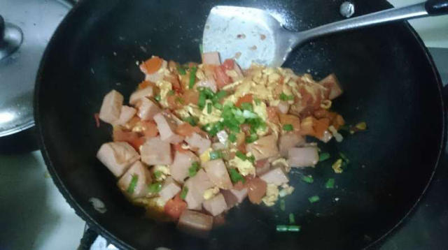 西红柿鸡蛋炒午餐肉