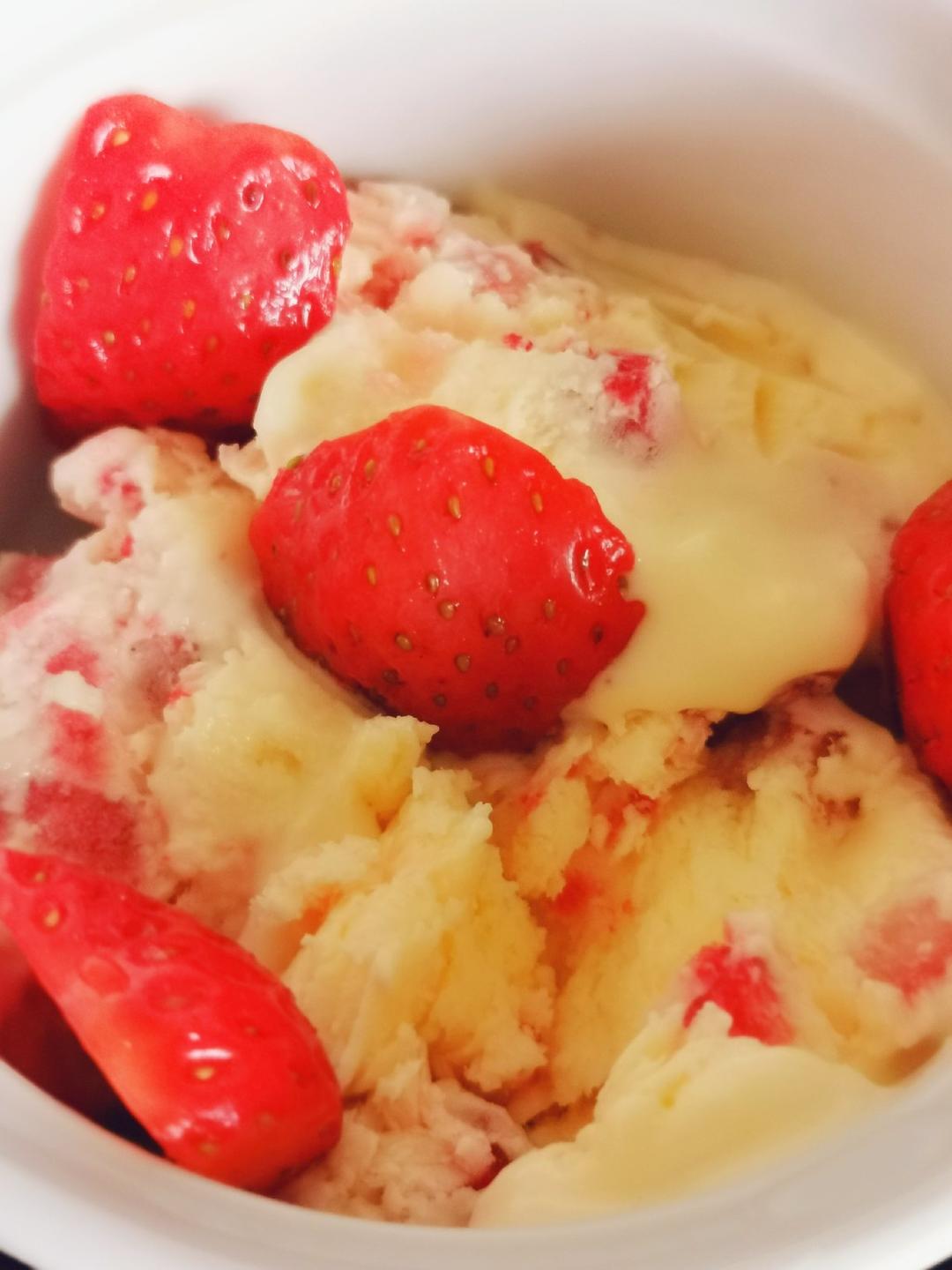 自制冰淇淋（懒人版无需搅拌的冰淇淋）