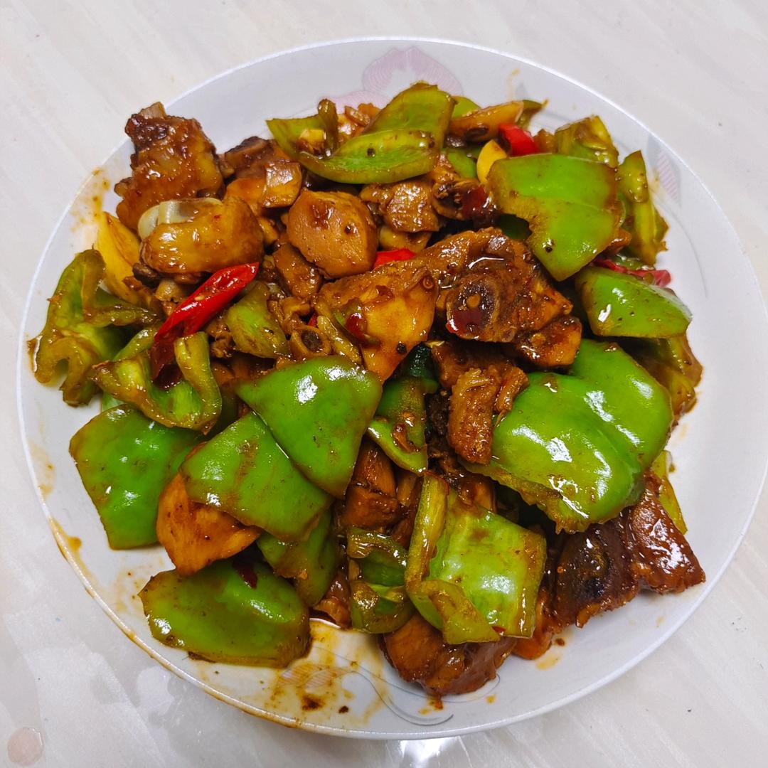 麻辣鲜香无敌下饭小炒鸡腿肉