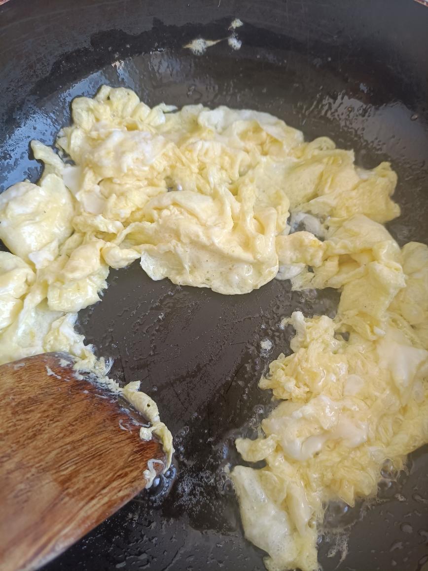 吃完这碗炒方便面朋友叫我去摆摊吧的做法 步骤3