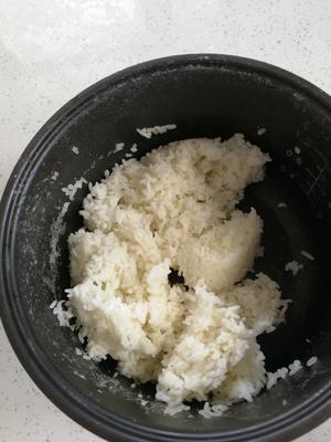 鸡蛋炒米饭（蛋炒饭）的做法 步骤1