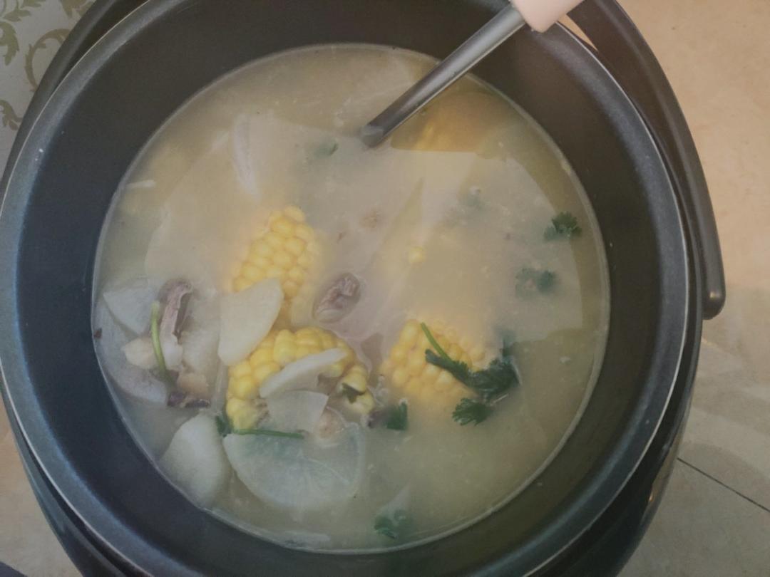 厨师长教你：“玉米排骨汤”的家常做法，营养又美味，先收藏了