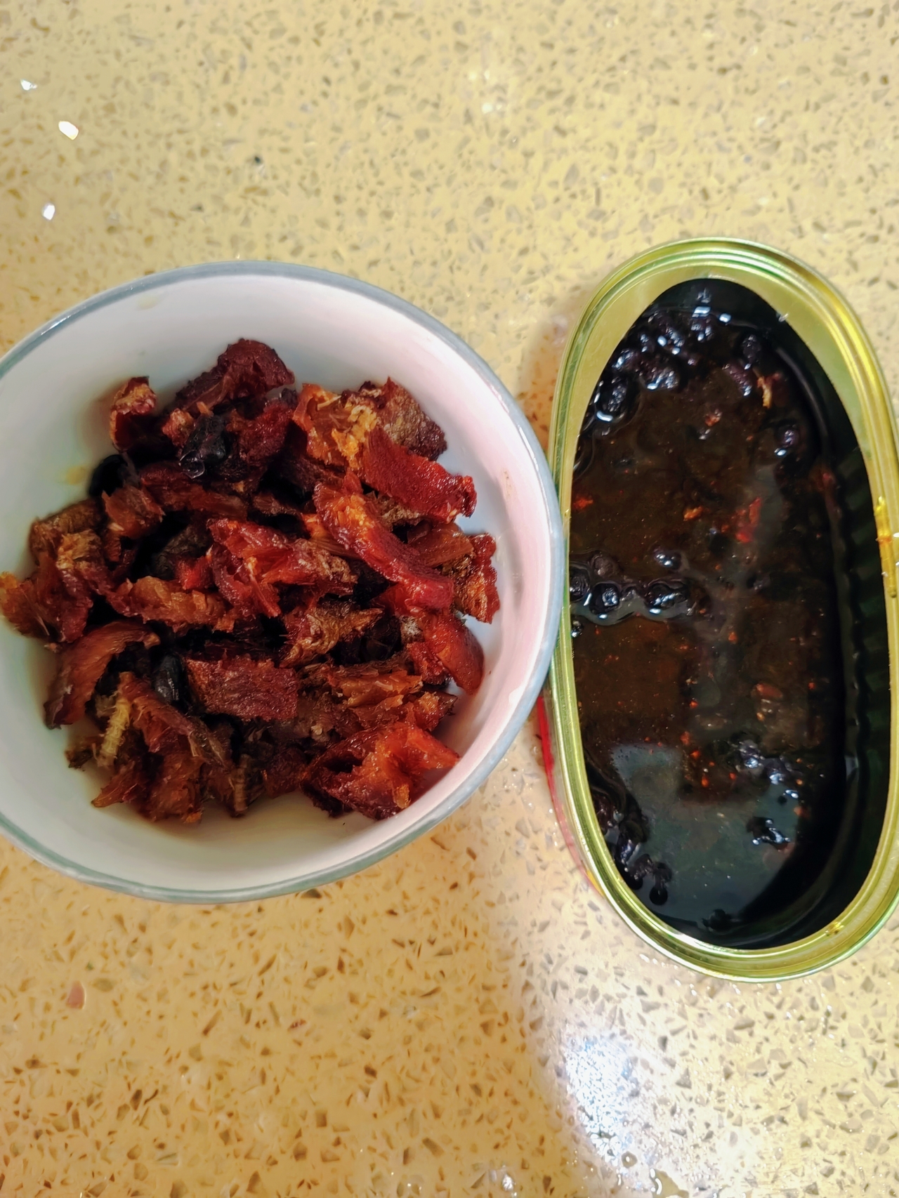 豆豉鲮鱼炒油麦菜的做法 步骤3
