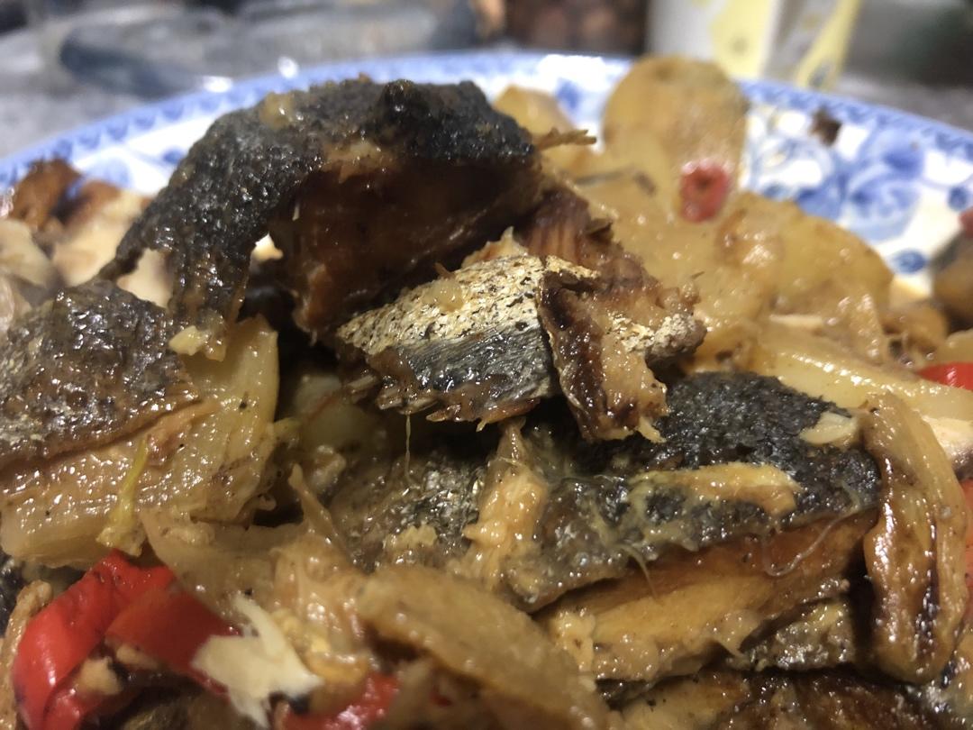 鲅鱼干炖萝卜