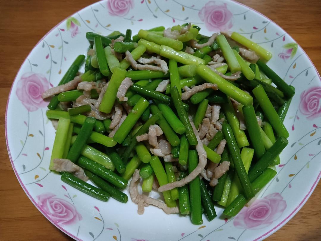 蒜苔炒肉丝