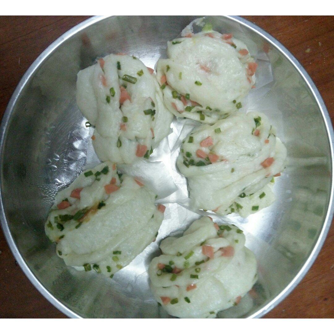 最好吃的火腿葱香花卷—附让葱不变黄的小窍门