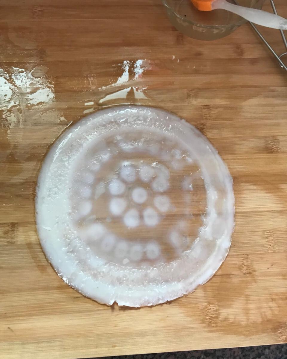 鲜花毒草做的自制澄粉凉皮