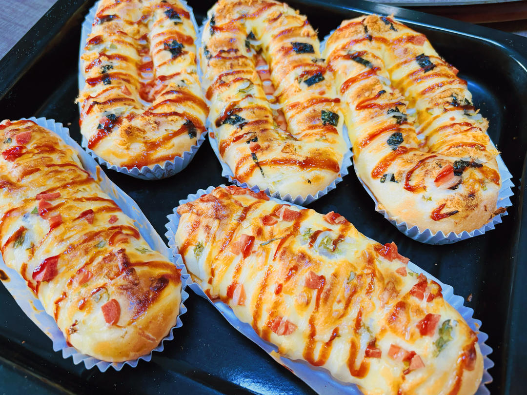 火腿香葱肉松面包