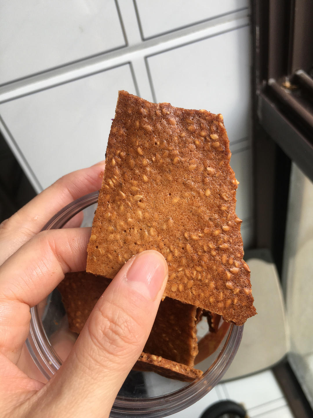 芝麻薄脆饼干，一步操作，超级简单