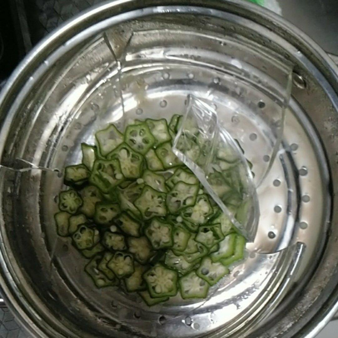 颜值控-做一朵开在碗里的花秋葵蒸水蛋