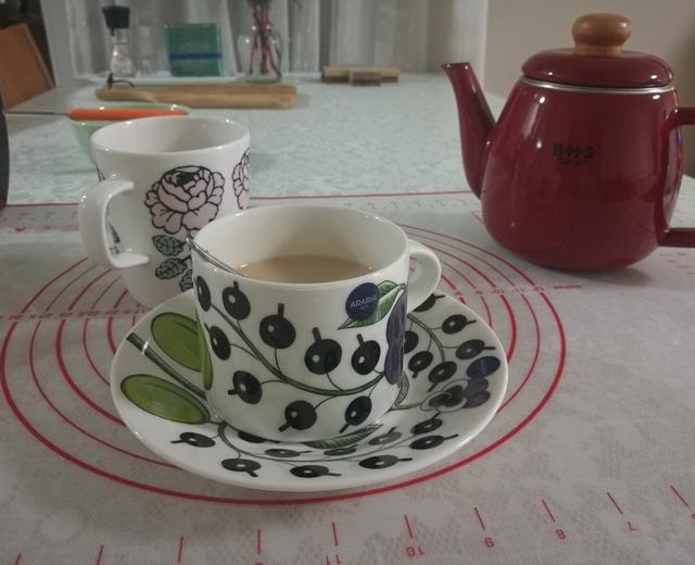 自制焦糖珍珠奶茶的做法