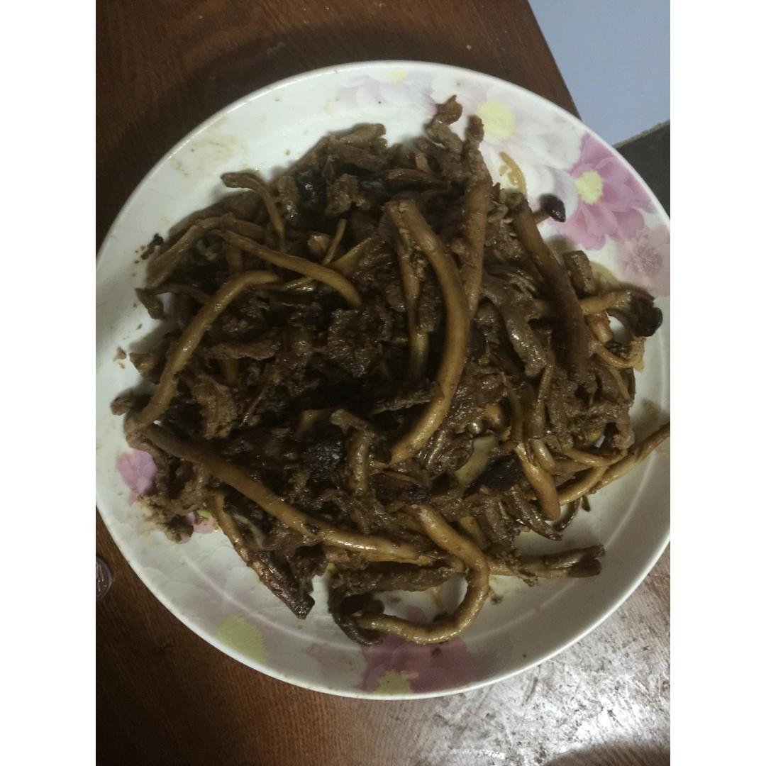 牛肉丝炒茶树菇