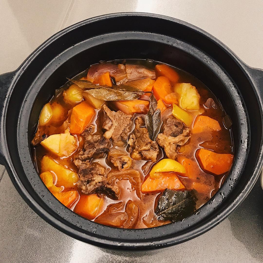 【啤酒牛腩煲】