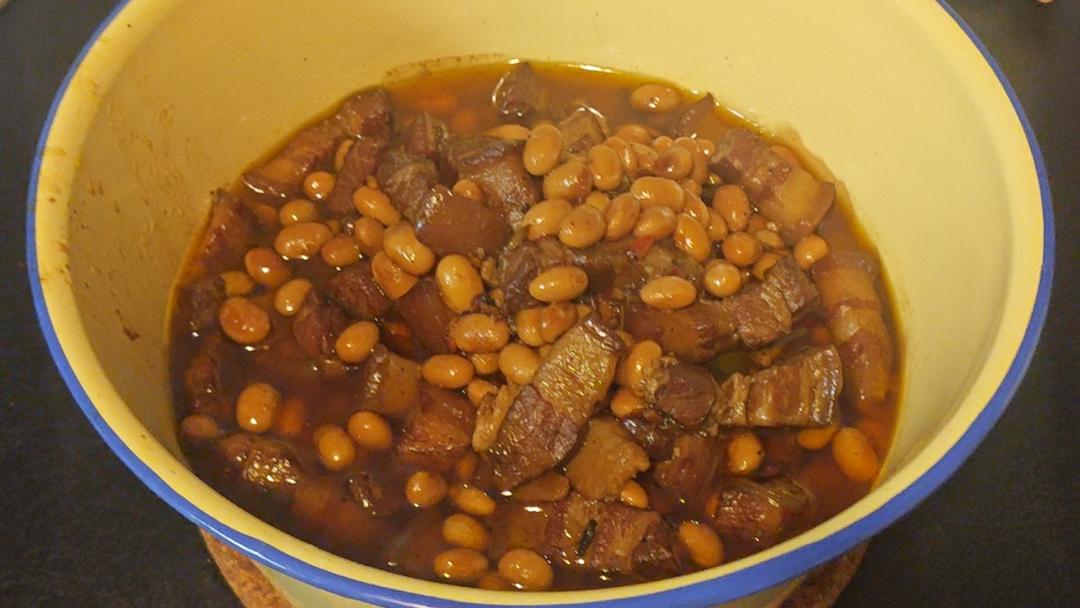 黄豆红烧肉