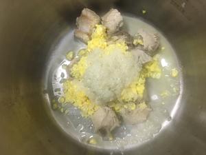 玉米排骨菠菜粥的做法 步骤4