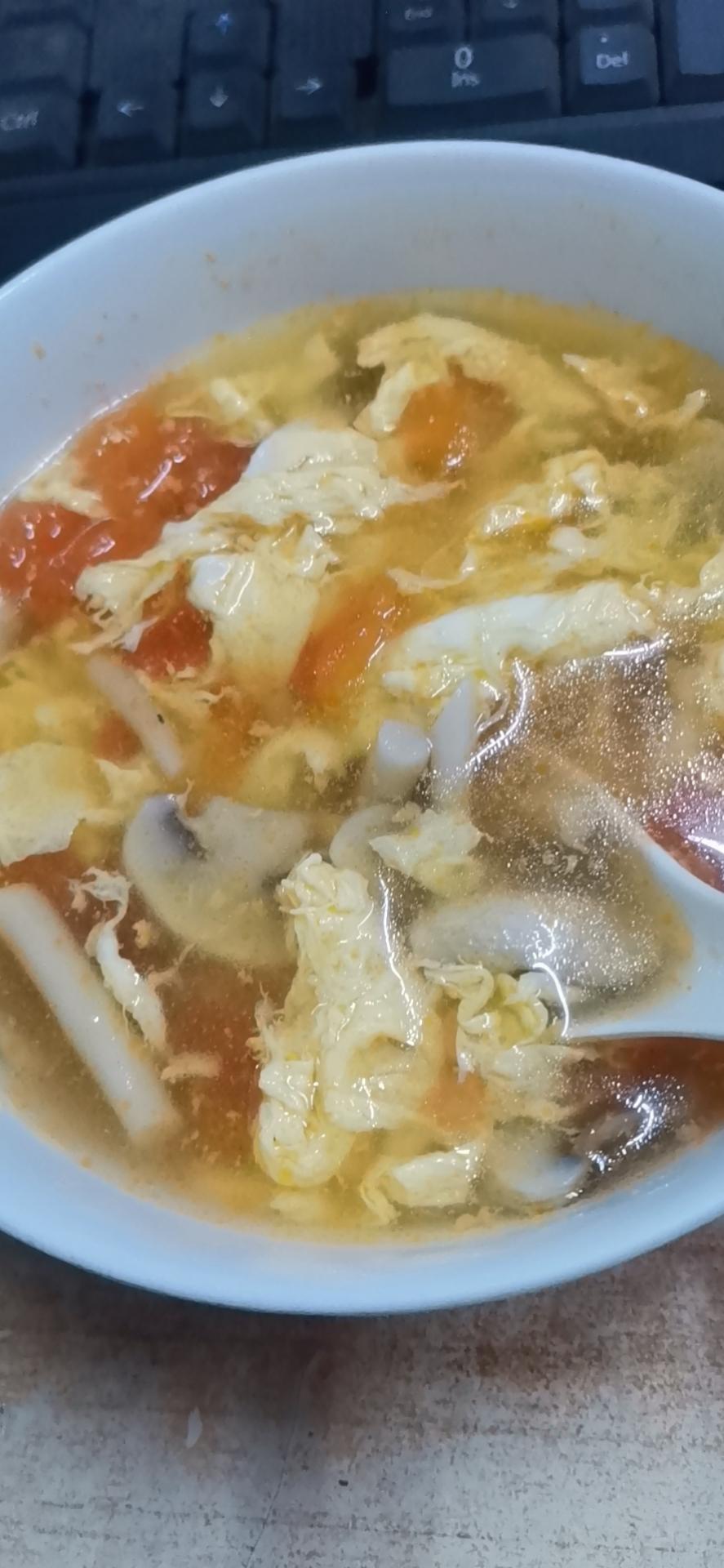 鲜嫩豆腐菌菇汤