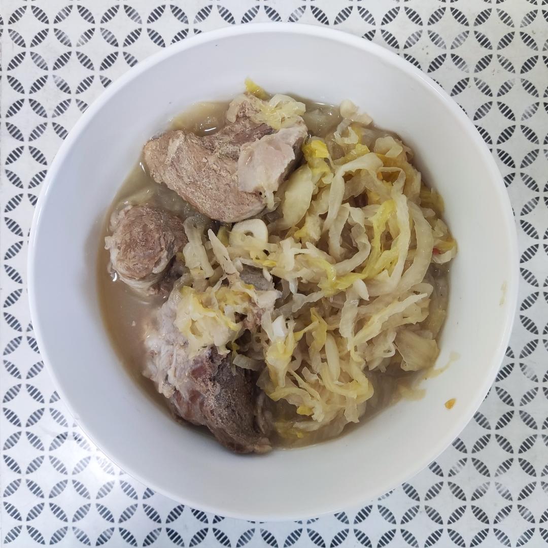 东北酸菜炖排骨