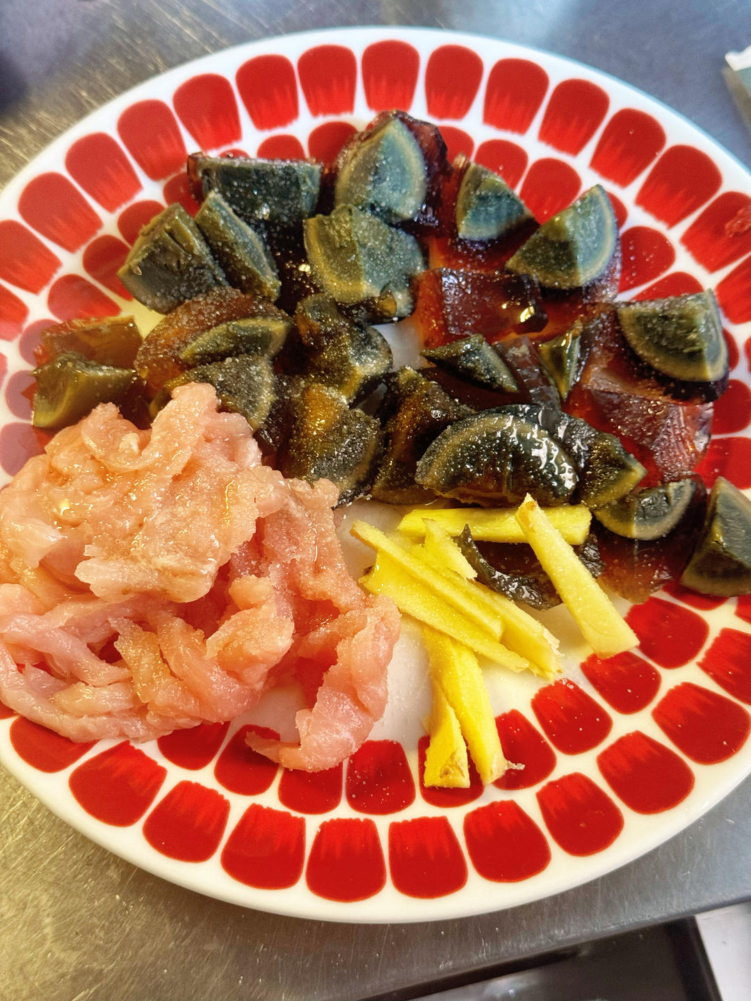 妈妈👩教我做的皮蛋瘦肉粥🥣简单快捷美味😋