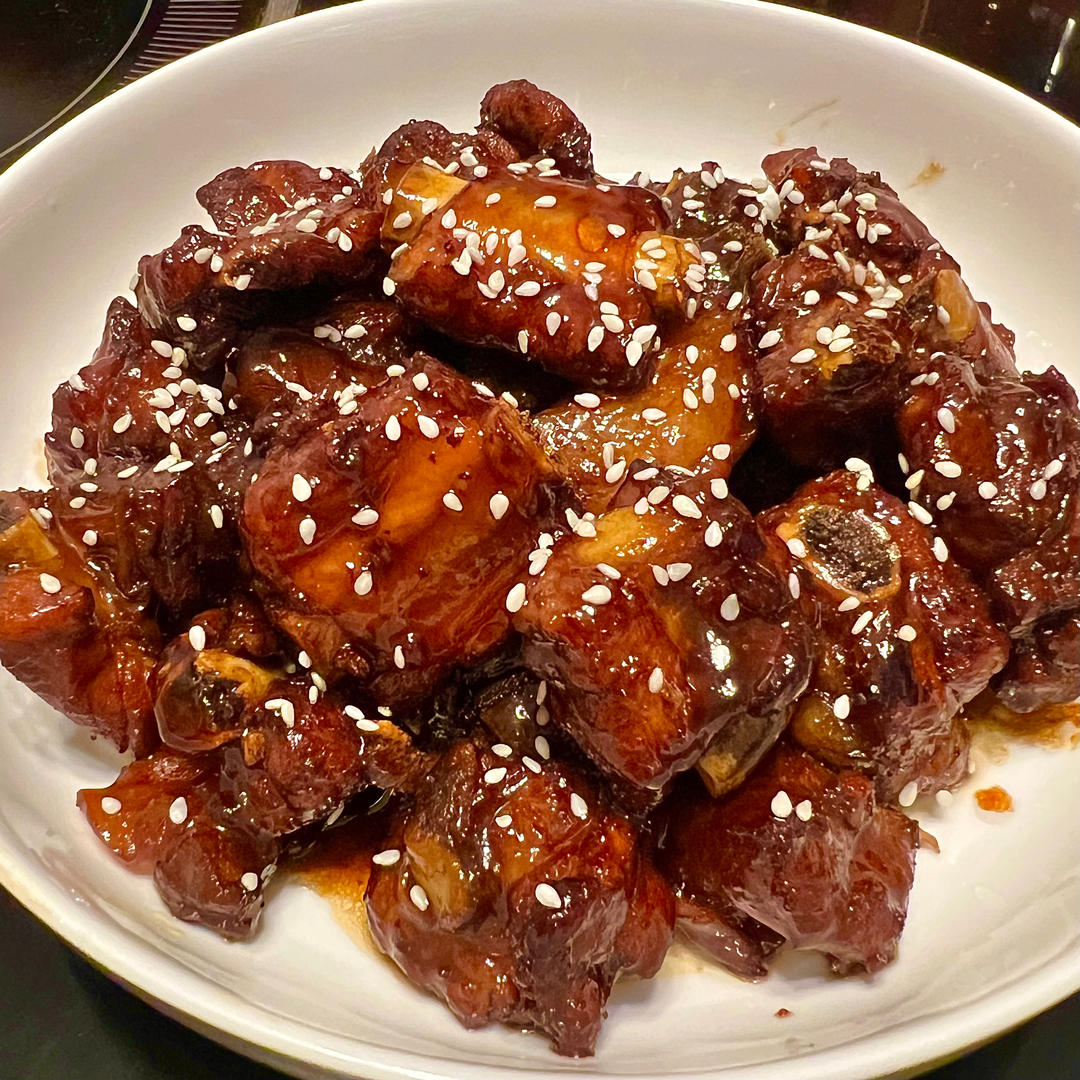 好吃不腻的《话梅排骨》