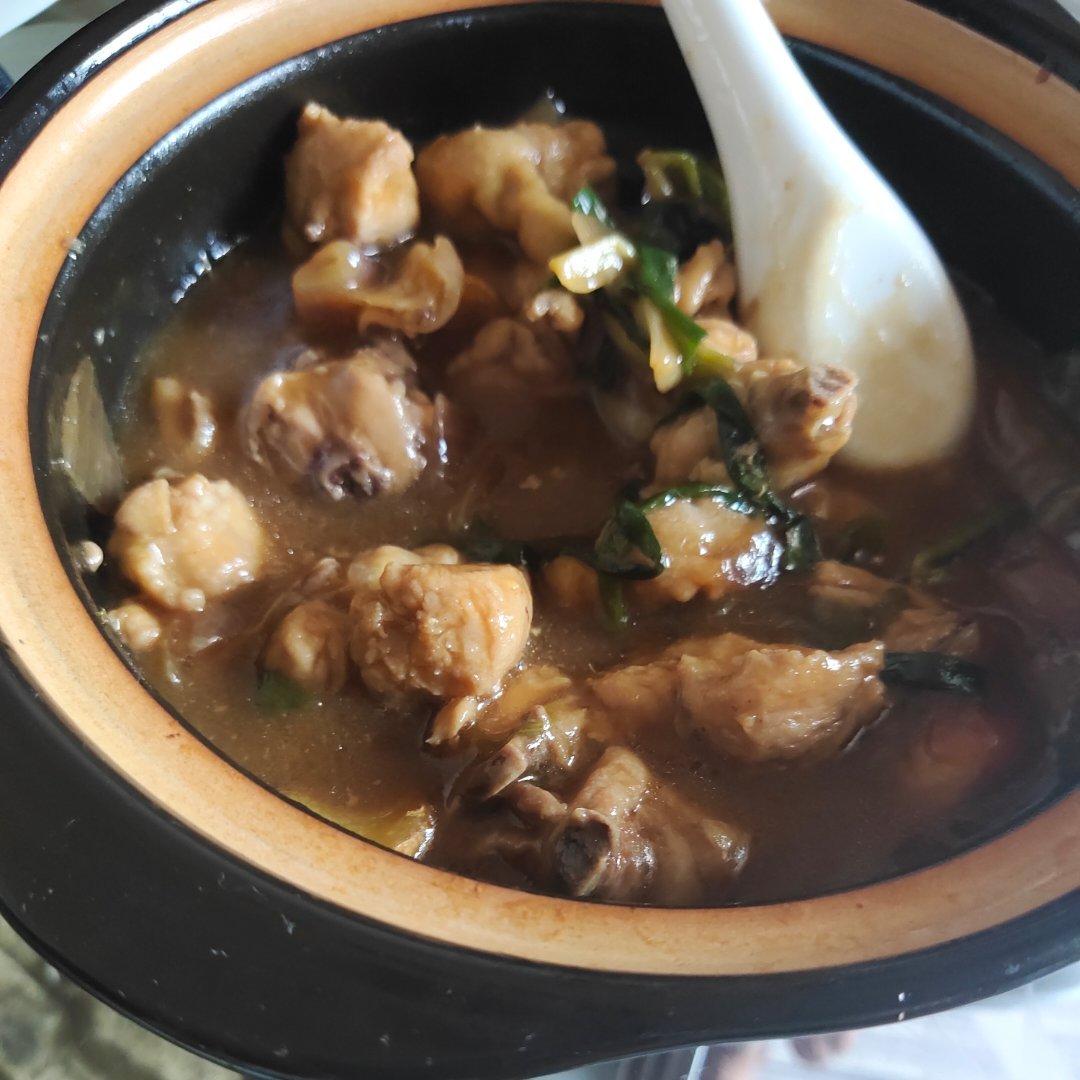 洋葱鸡煲