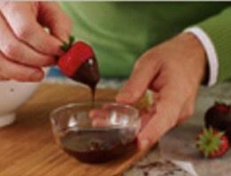 巧克力草莓的做法 步骤2