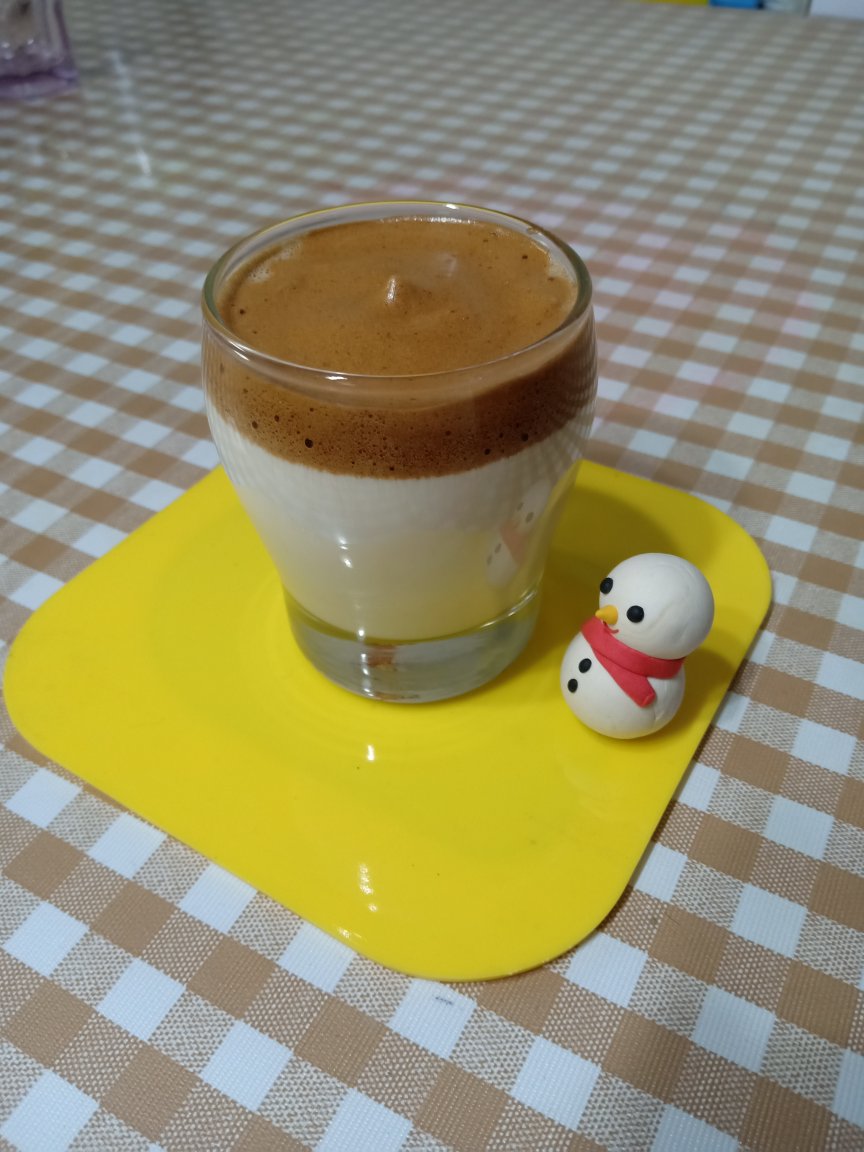手打泡沫咖啡，风靡韩国的Dalgona 400次咖啡