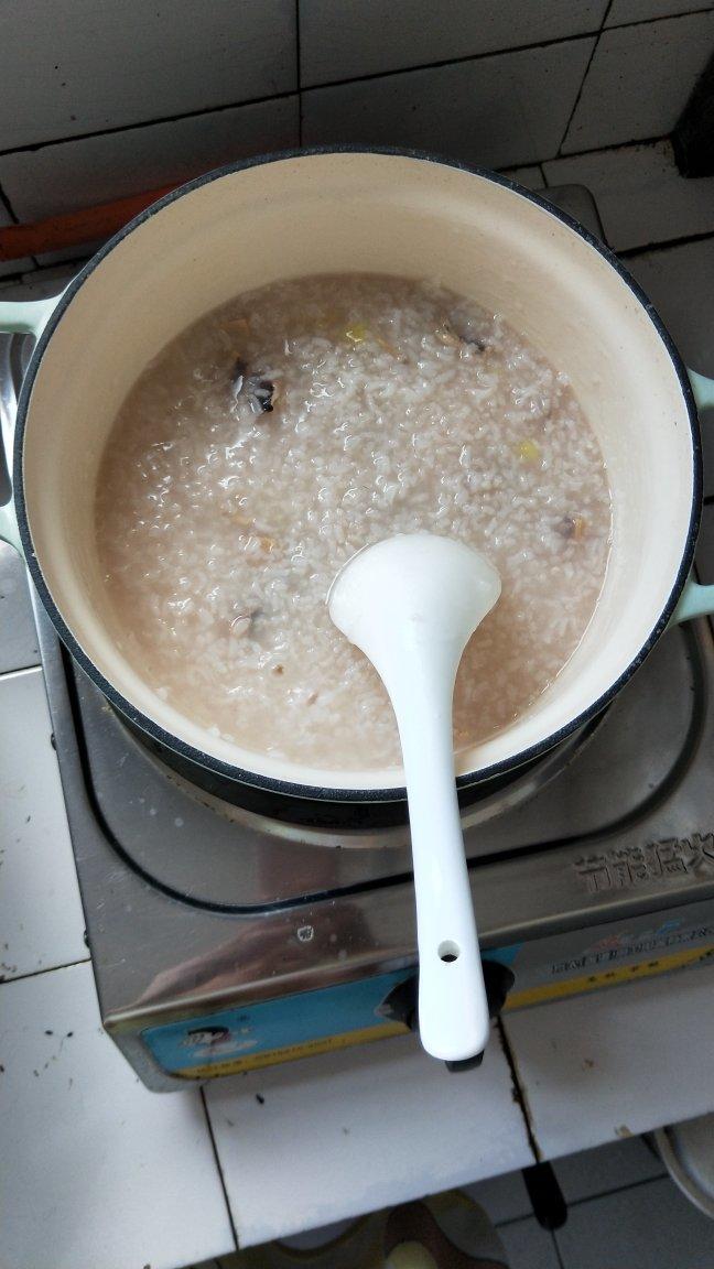 燕和呵做的滑嫩可口的山药瘦肉粥 | 北鼎珐琅铸铁锅