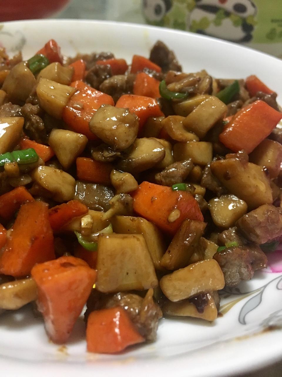 家常菜~杏鲍菇烧牛肉粒