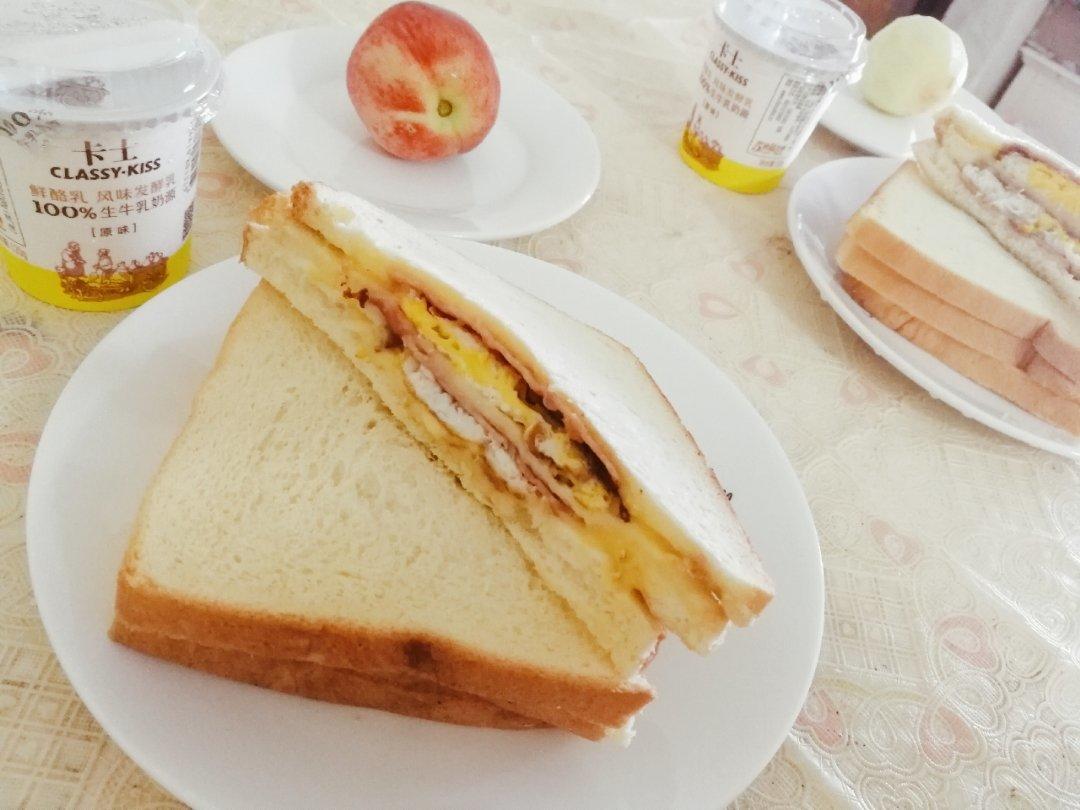 火腿芝士蛋三文治