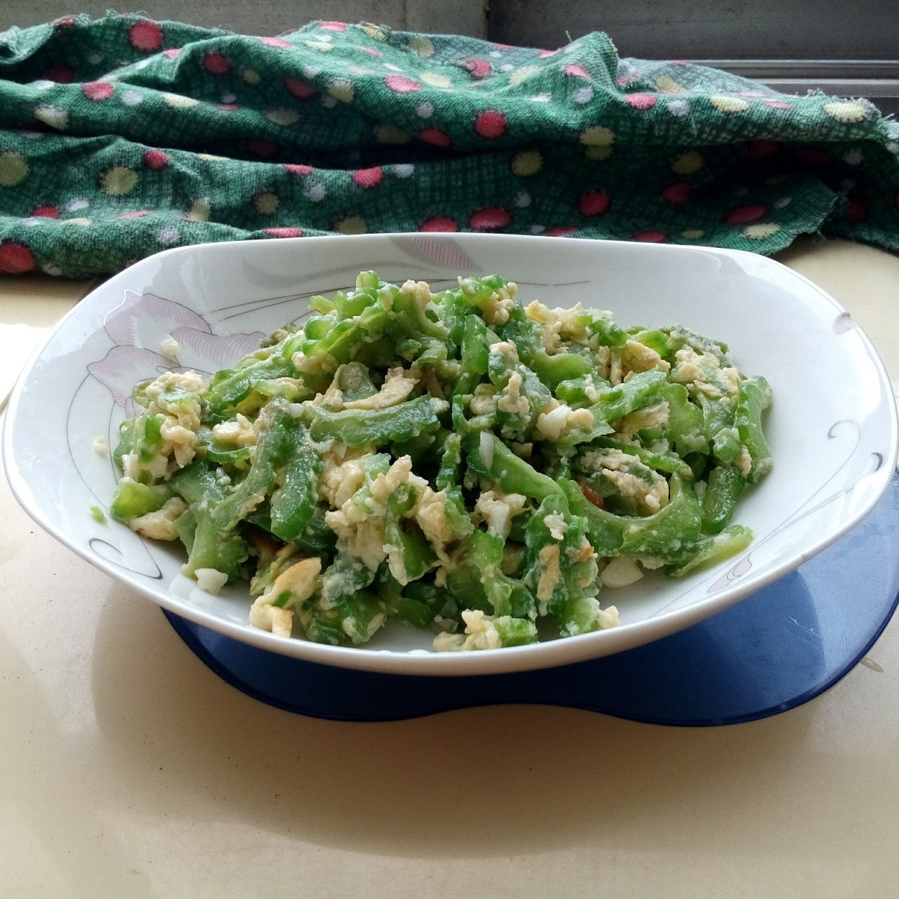 苦瓜炒鸡蛋