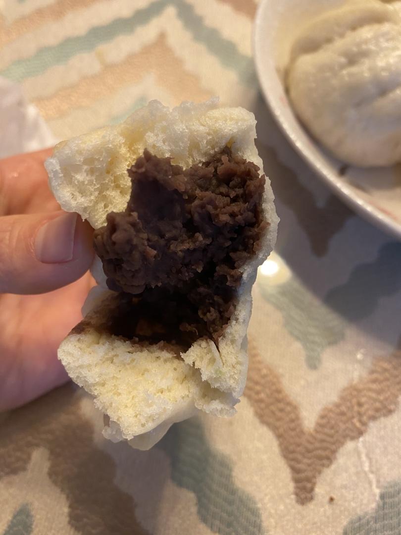 又美又暄软的——豆沙包！